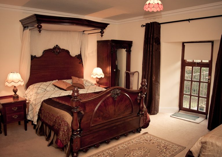 photo of a bedroom of historic guesthouse Newpark House in Ennis, Co Clare
